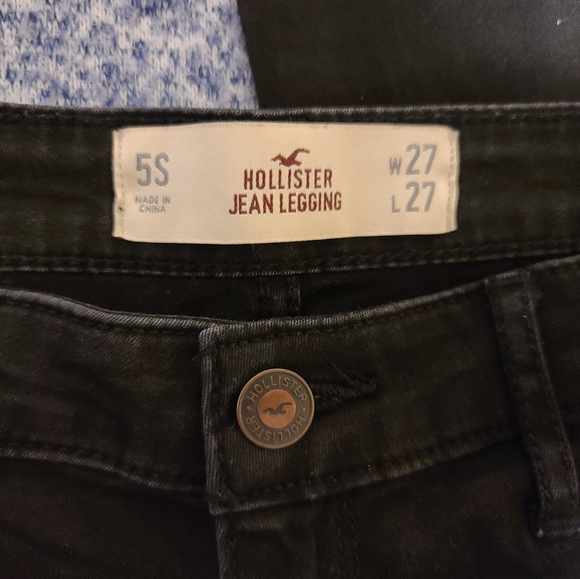 Hollister Jean Leggings. Black. 5 Short or W27, L27. - Picture 4 of 5